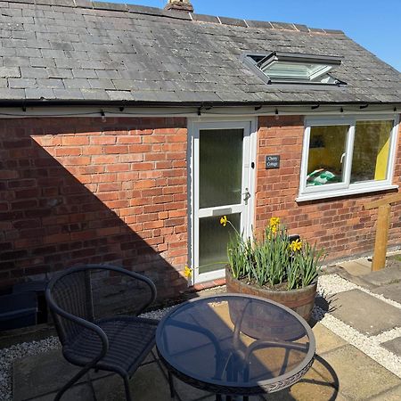Cherry Cottage Retro Stay, Stourport-On-Severn Exterior photo
